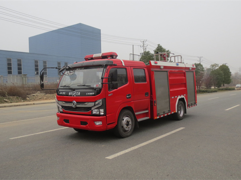 東風5噸水罐消防車