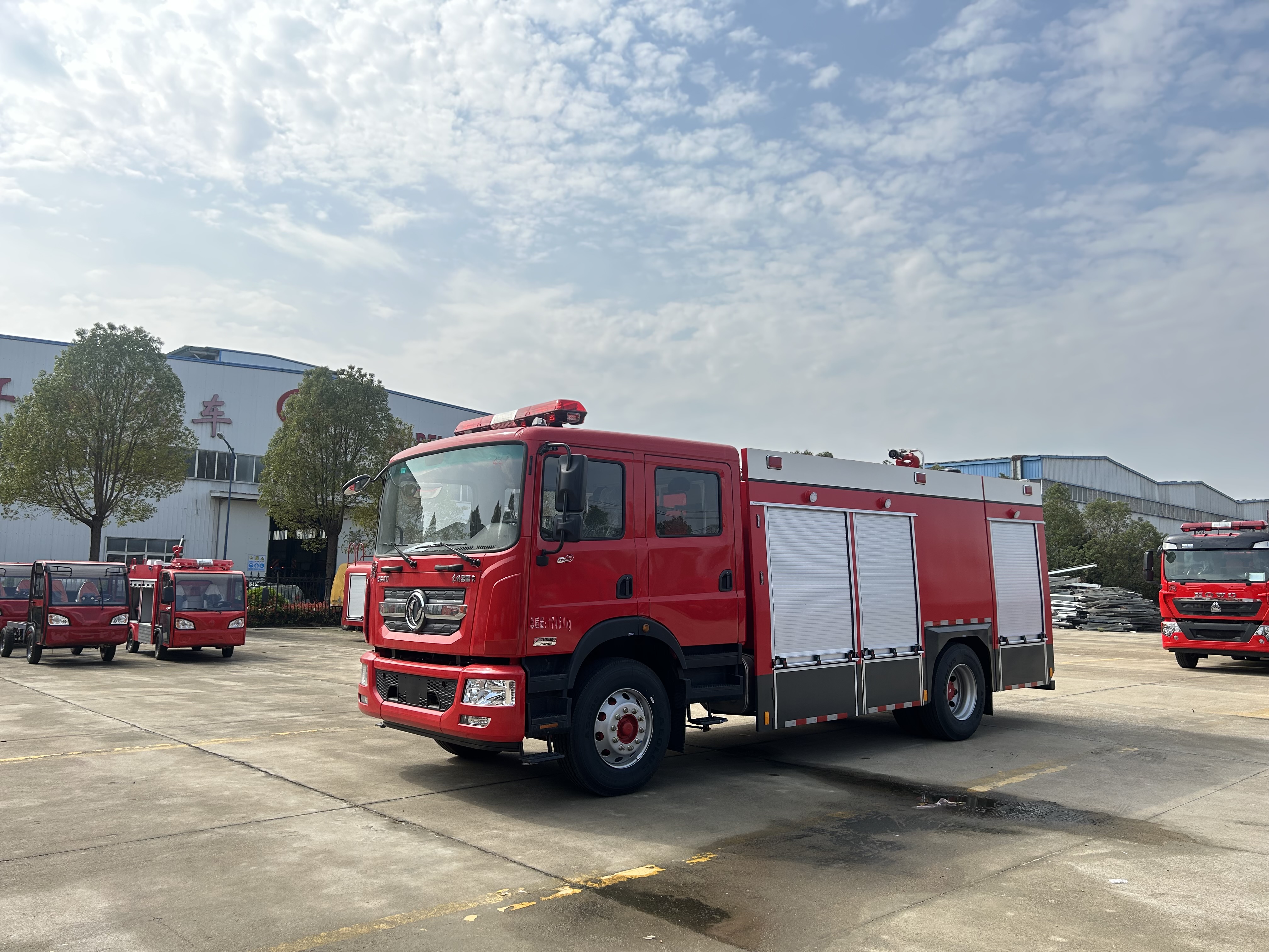 東風D9  8噸水罐消防車